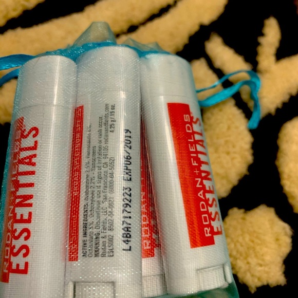 Rodan & Fields Essentials Lip Balm - Picture 2 of 2